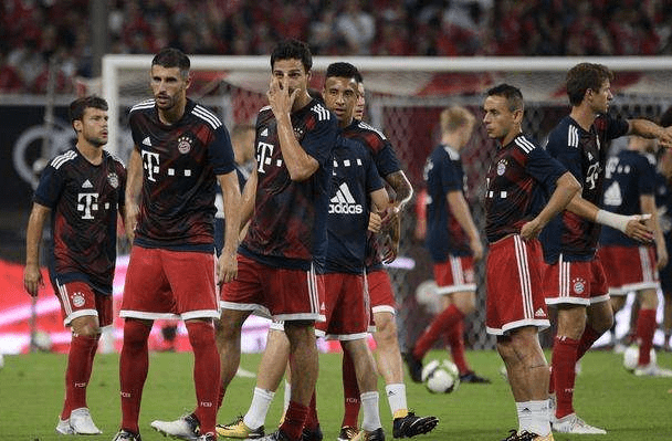  法甲黑马昂热爆冷逼平巴黎，防线表现惊艳  